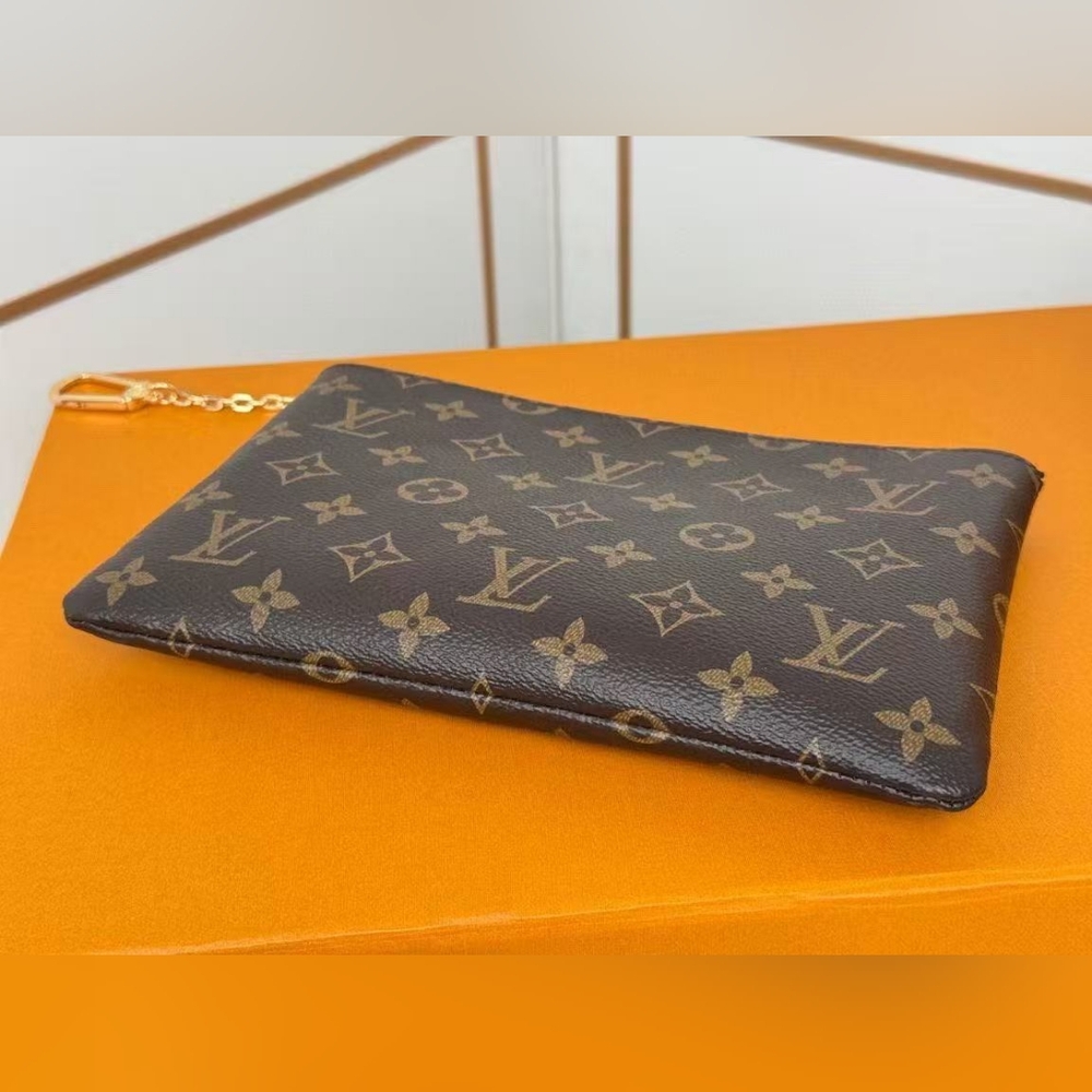 Louis Vuitton Key Pouch M - Picture 5 of 8